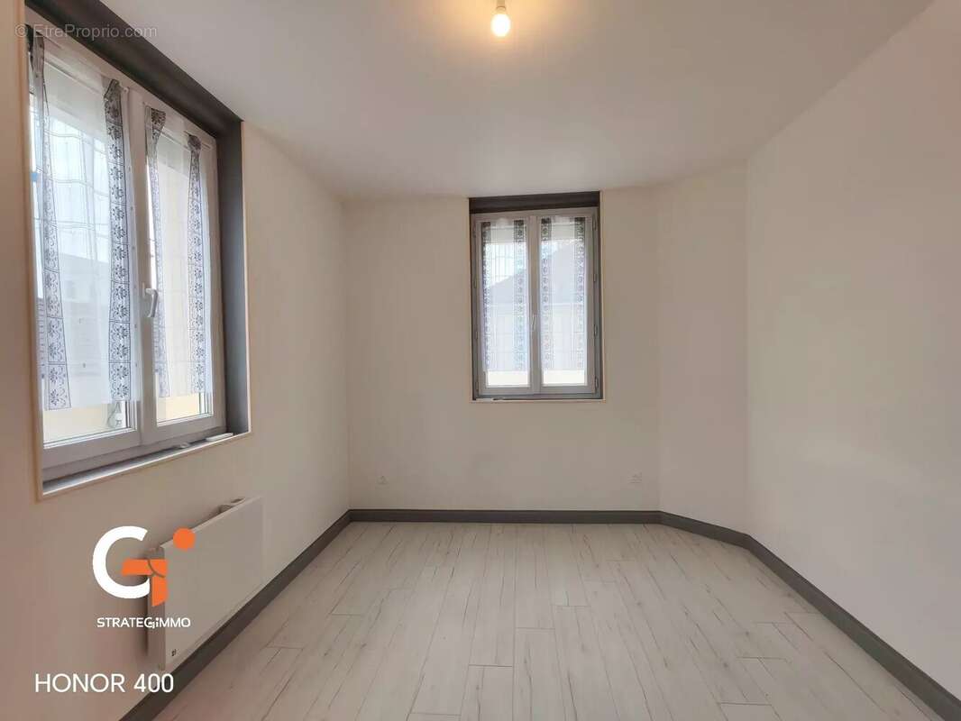 Maison à SAINT-ETIENNE-DU-ROUVRAY