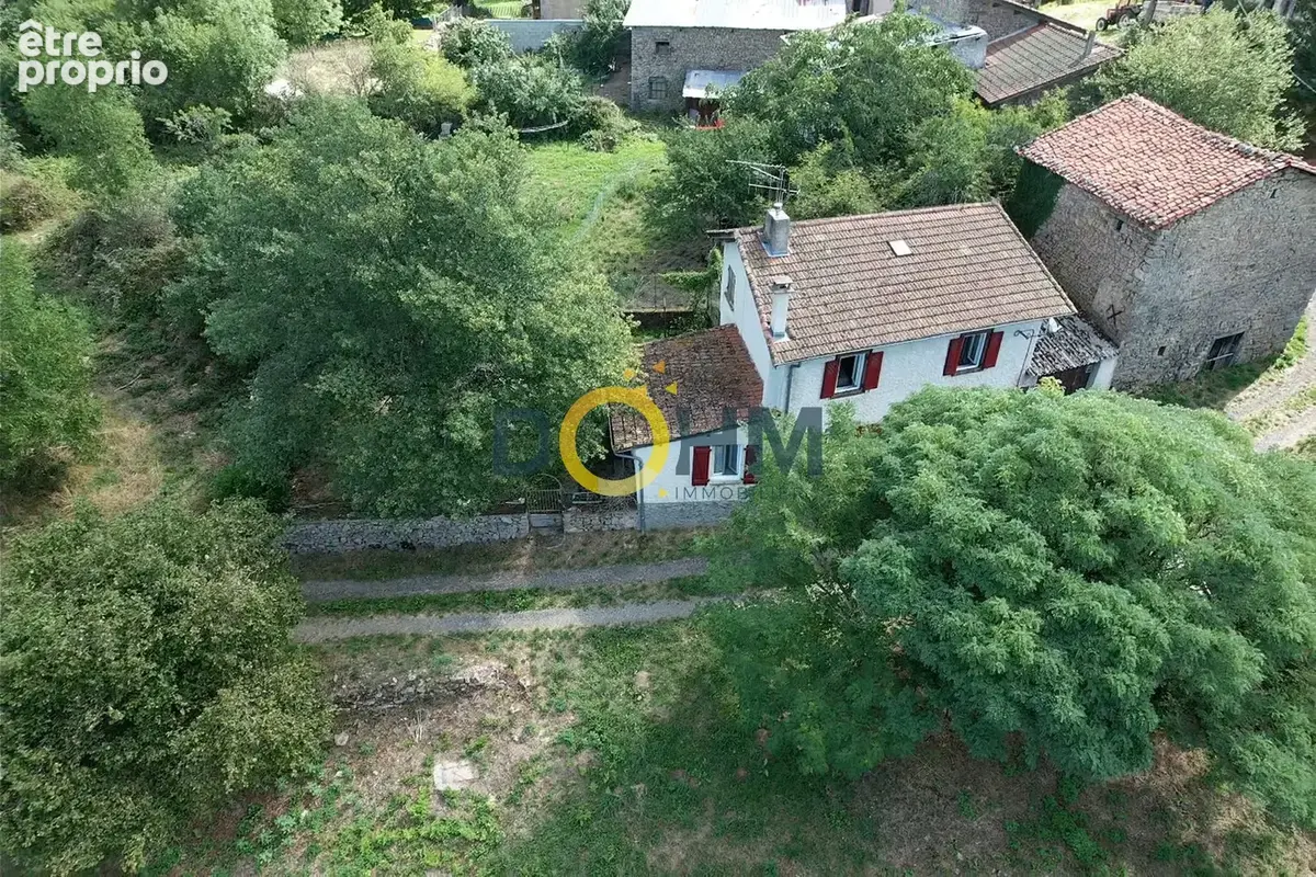 Maison de village avec garage et plus de 2000 m2 de terrain - photo 9