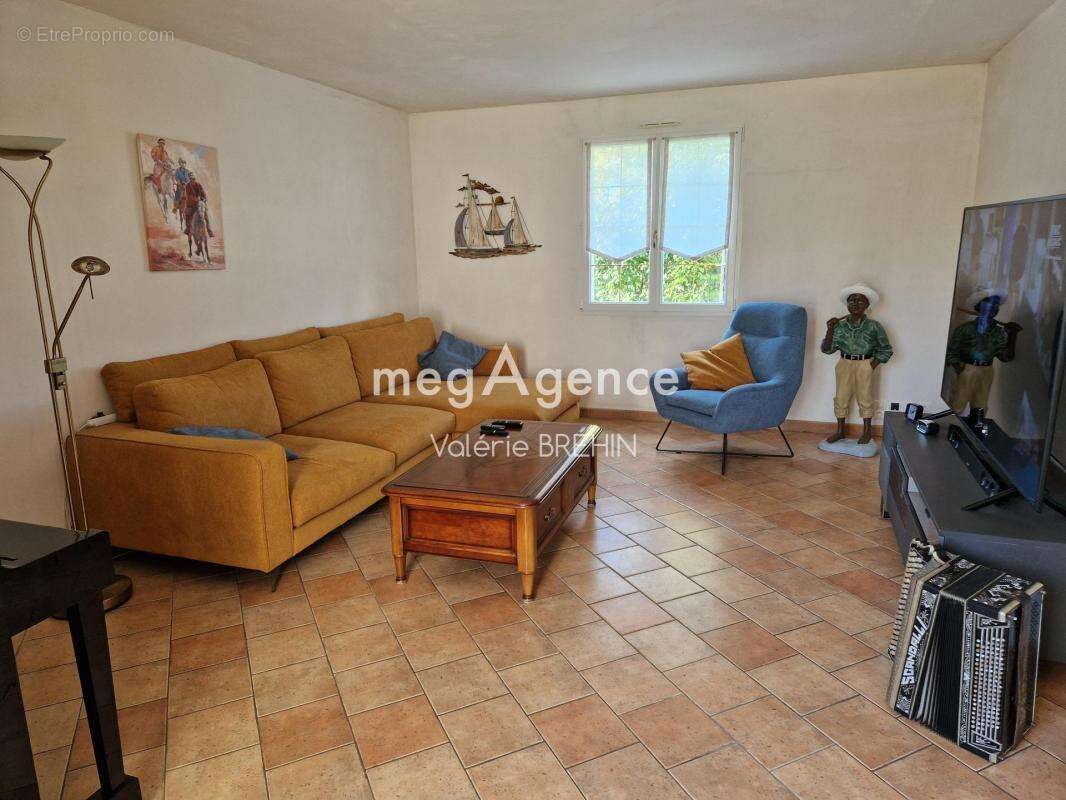 A 1H30 de Paris en train. Maison sur la commune de Belgeard 6 pièces 153 m² tout confort aucun travaux à prévoir - photo 5