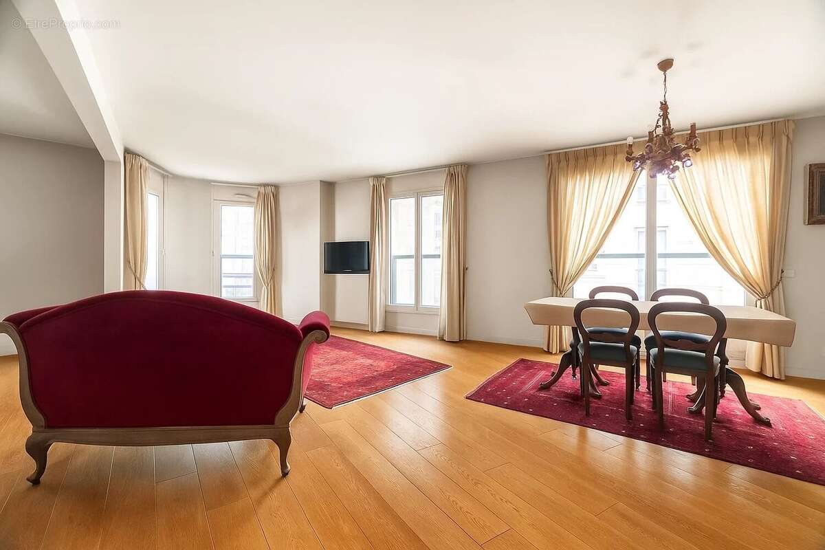 Appartement à LEVALLOIS-PERRET