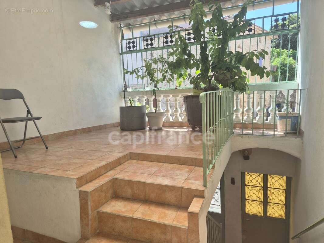 Maison à vendre 10 pièces proche de Saint Cezaire de Gauzignan - photo 2