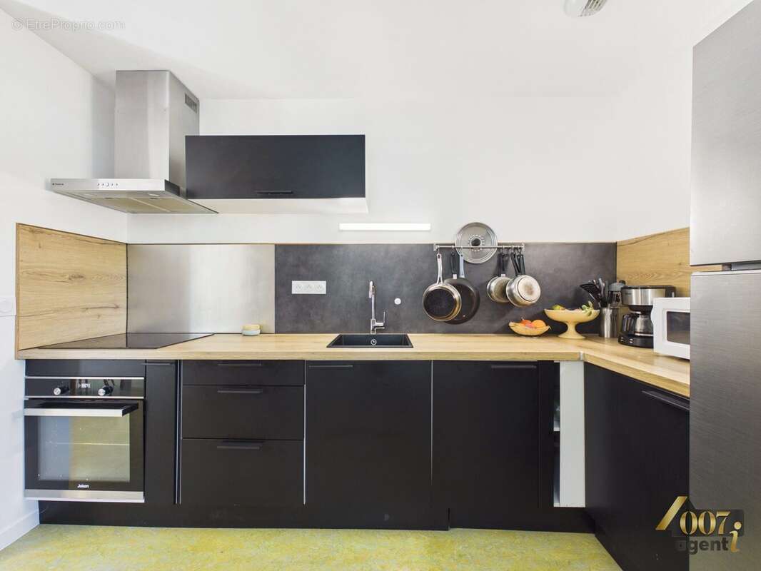 Maison 239 m² à Moutiers  - photo 3