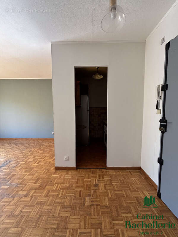 Appartement à MARSEILLE-4E