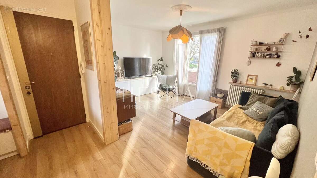 Appartement à ANNECY-LE-VIEUX