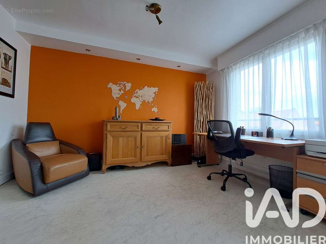 Photo 3
