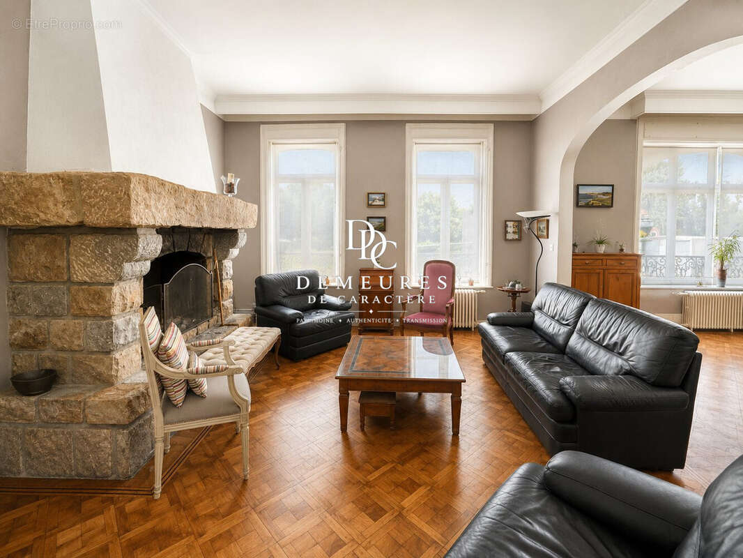 Maison 399 m² à Saint-Leonard  - photo 7