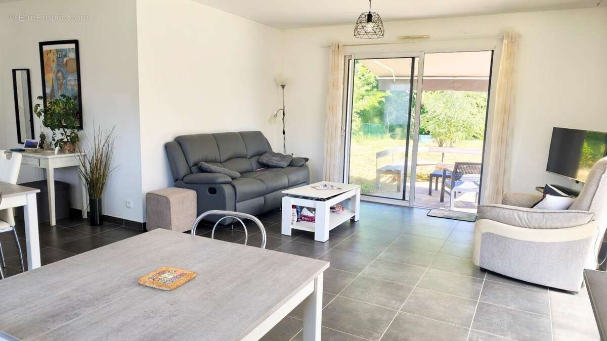 Maison à NESMY