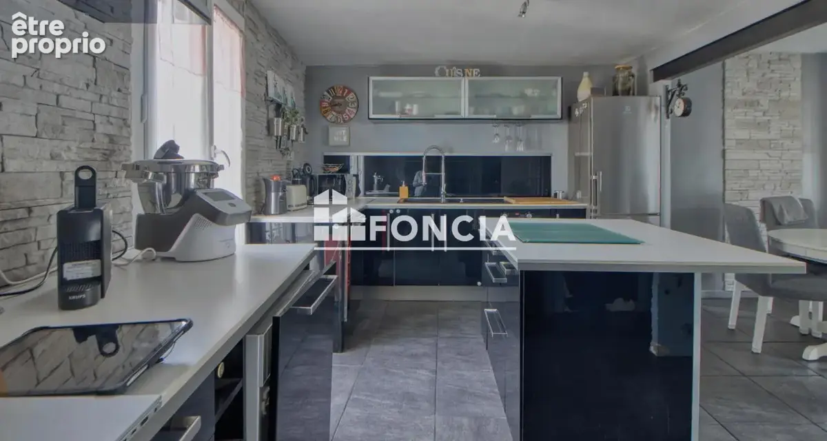 Coup de coeur foncia – grand t2 en duplex avec un charme fou + cave en sous-sol - photo 4