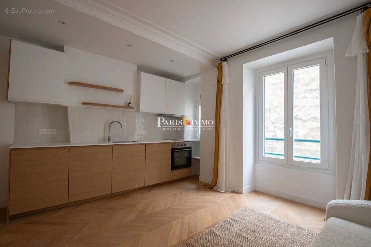 Appartement à PARIS-18E