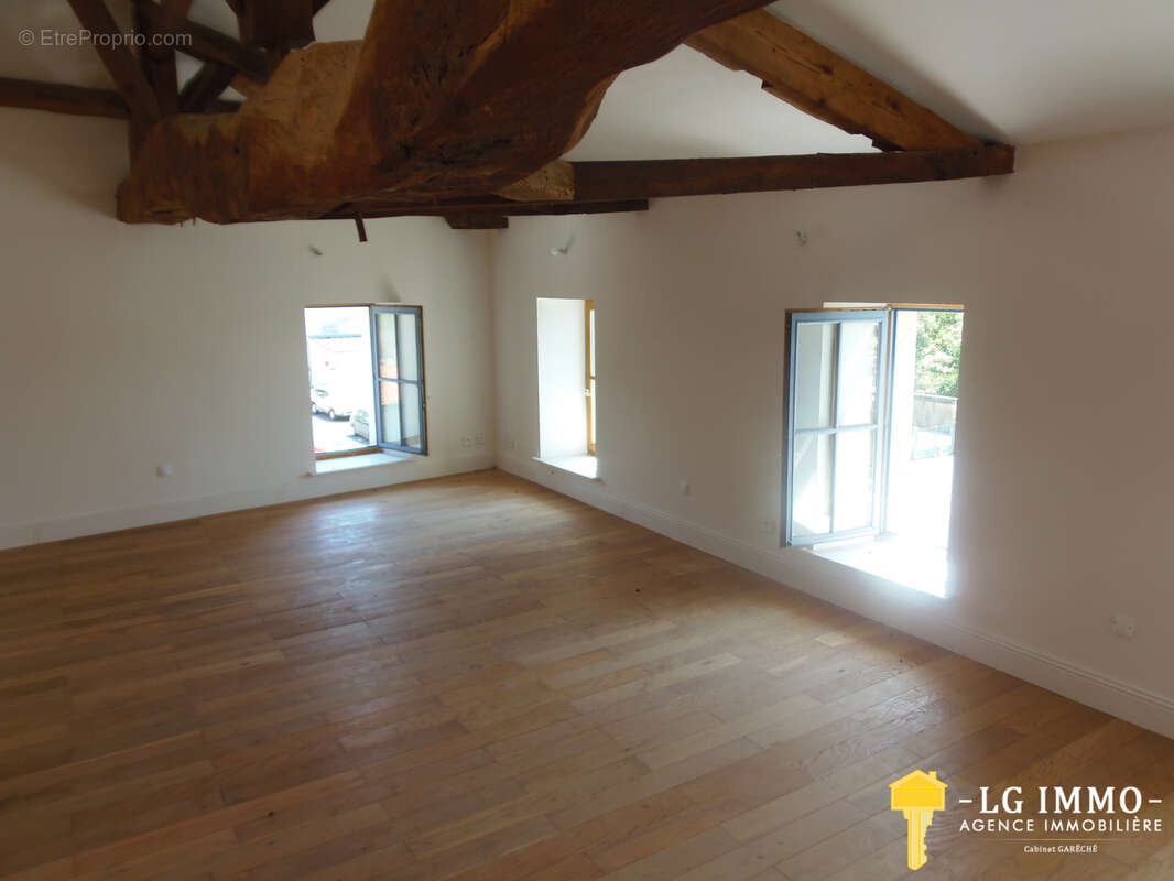 Appartement à MORTAGNE-SUR-GIRONDE