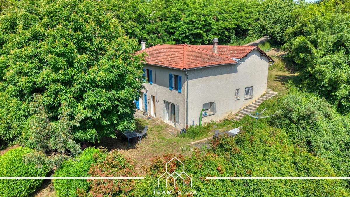 Maison 100 m² à Royas  - photo 16
