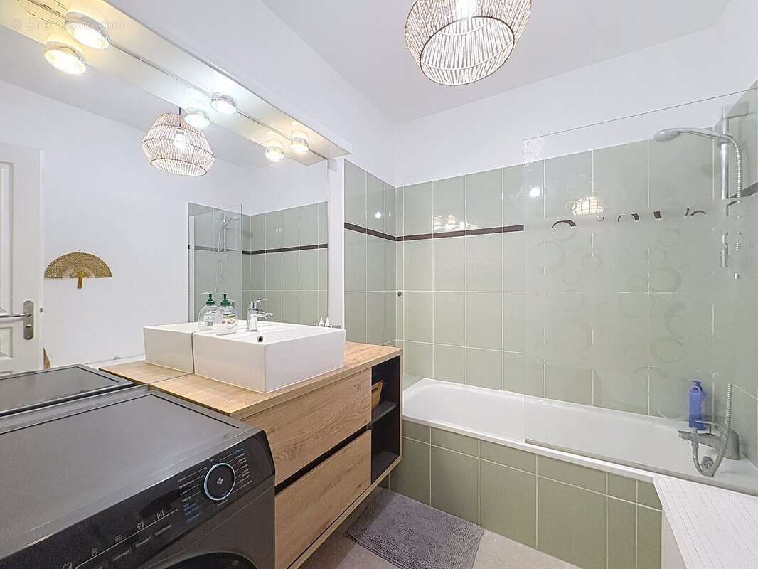 Appartement à LA CROIX-VALMER