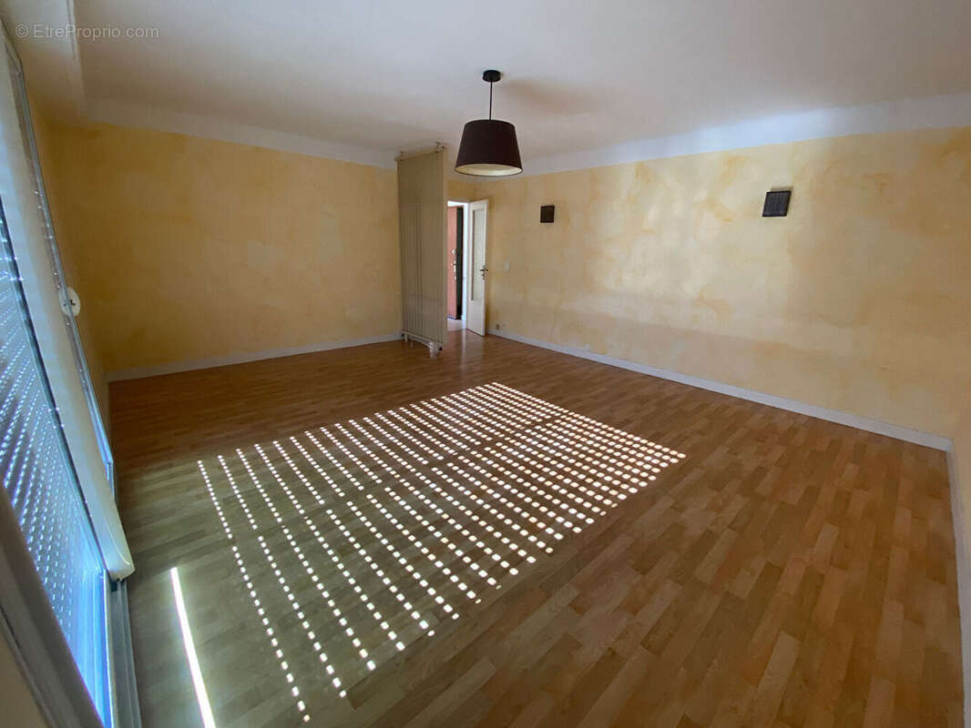 Appartement à BILLERE