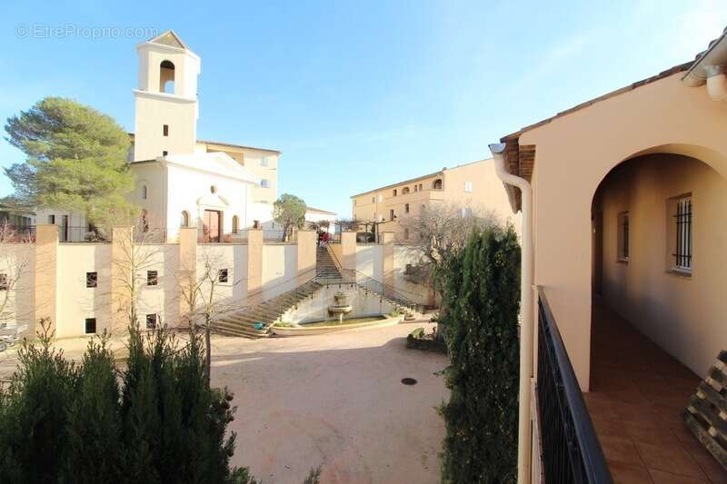 Domaine de Pont royal, spacieux et lumineux appartement de 40 m2,belle vue, localisé en angle, une chambre,  grande loggia terra - photo 16