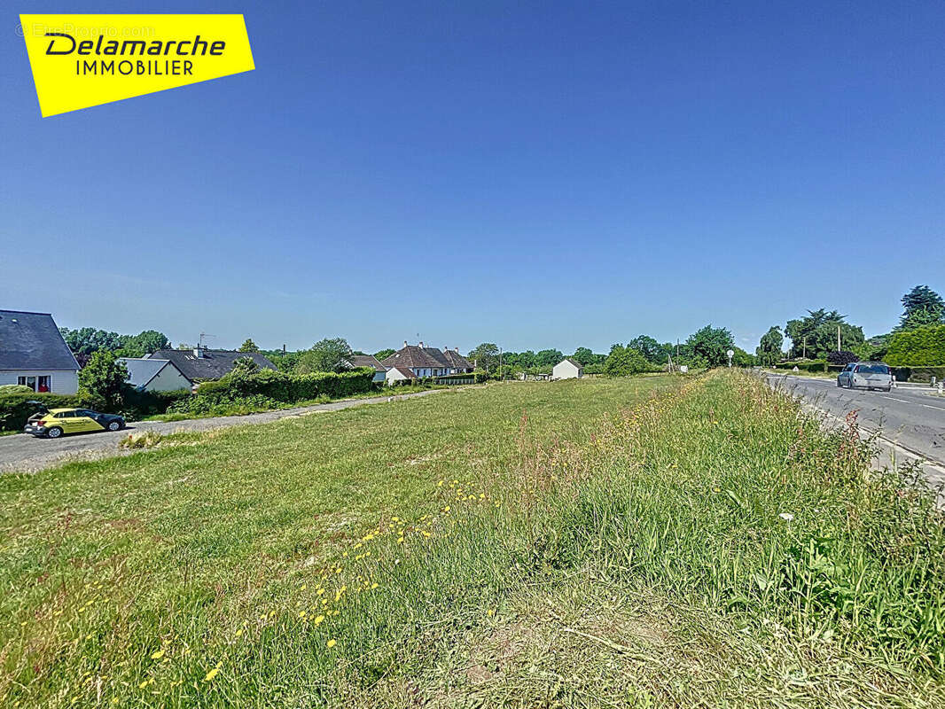 Terrain à LE VAL-SAINT-PERE