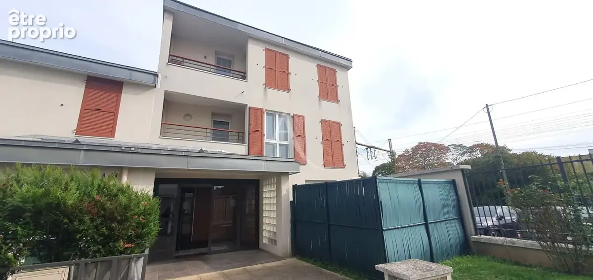 Appartement à LES MUREAUX