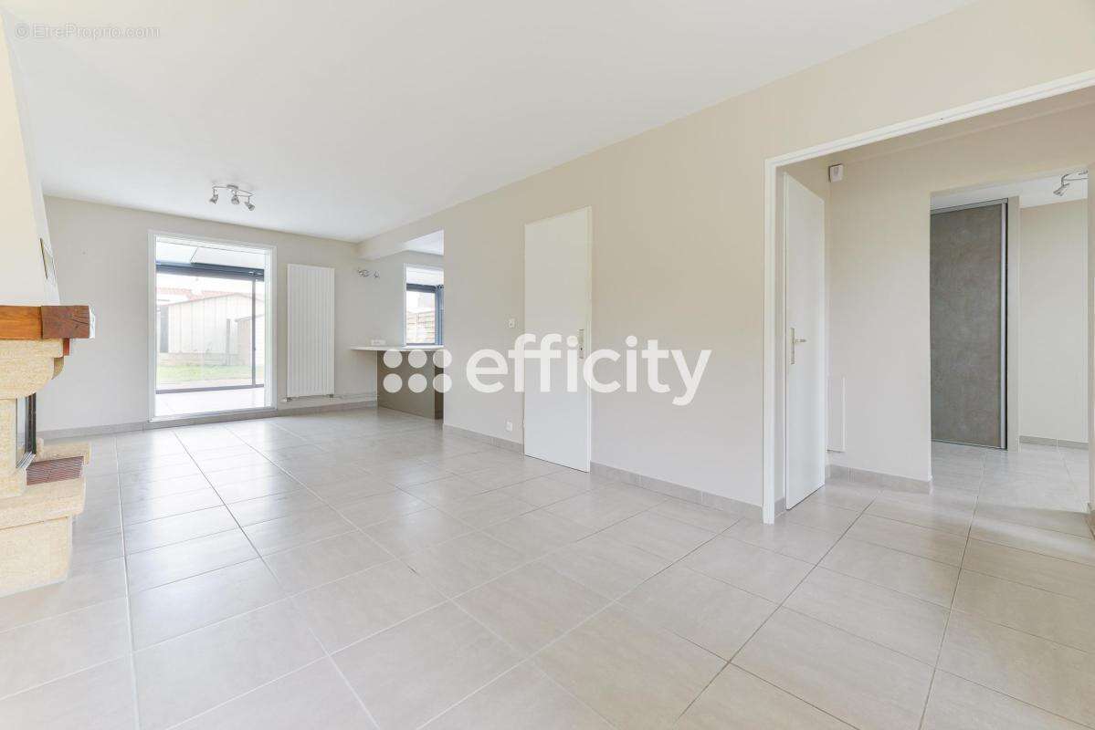 Maison à SAINT-SEBASTIEN-SUR-LOIRE