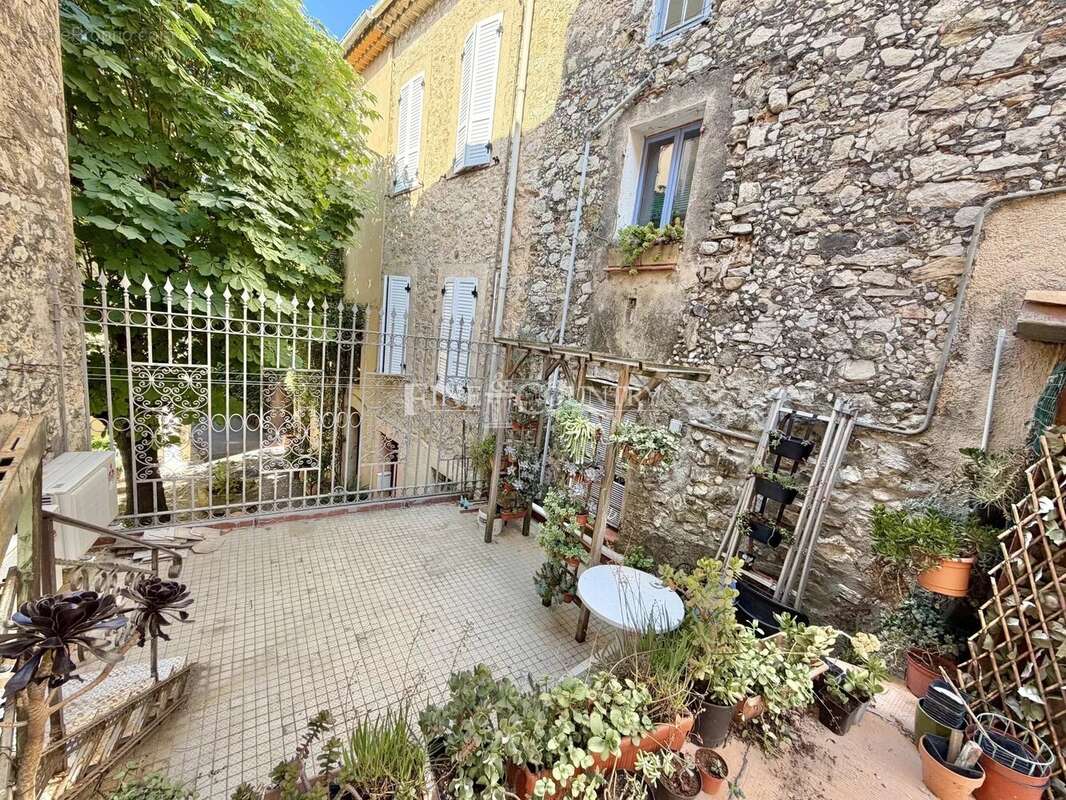 Vente immeuble à Le Cannet , à rénover. - photo 2