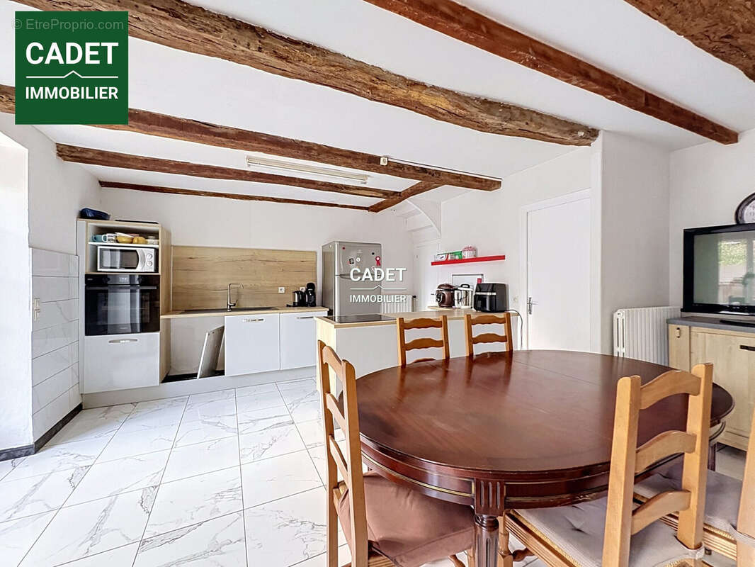 Maison 135 m² à La Haye-Pesnel  - photo 4