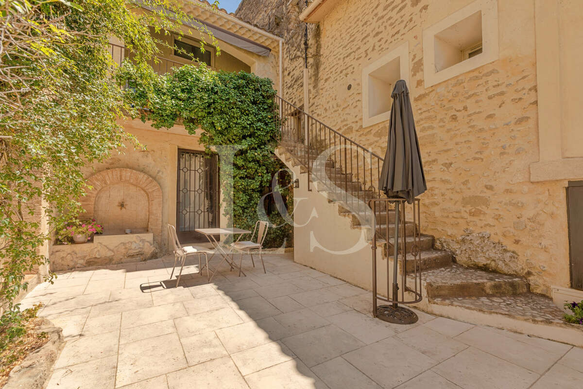 Maison à SARRIANS