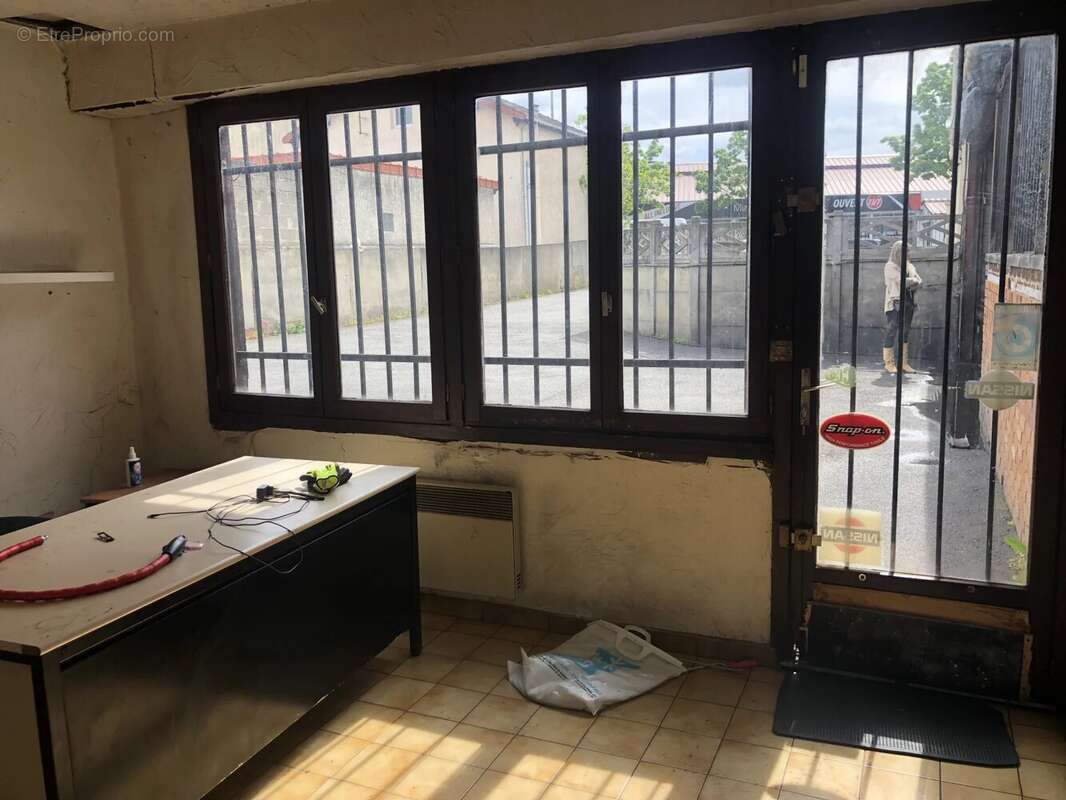 Commerce à HOUILLES