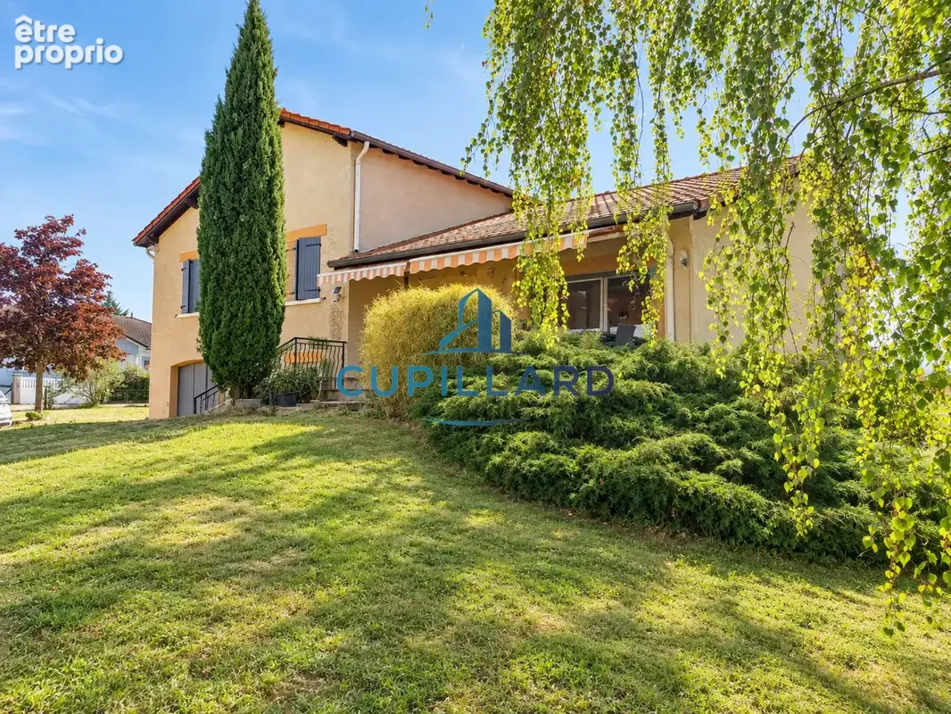 Photo Maison à Pouilly-Les-Nonains au prix de 304 000€