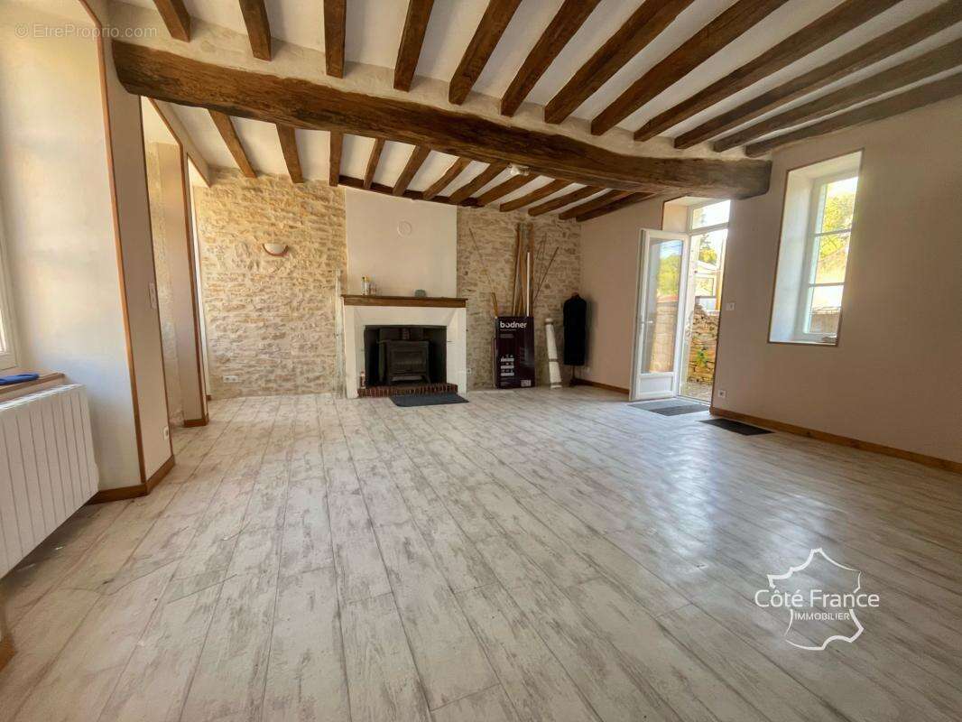 Maison à CHATEL-CENSOIR