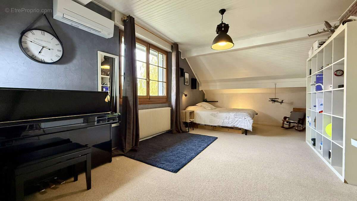 Maison à PREVESSIN-MOENS