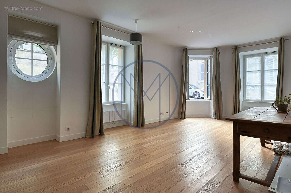 Appartement à VERSAILLES