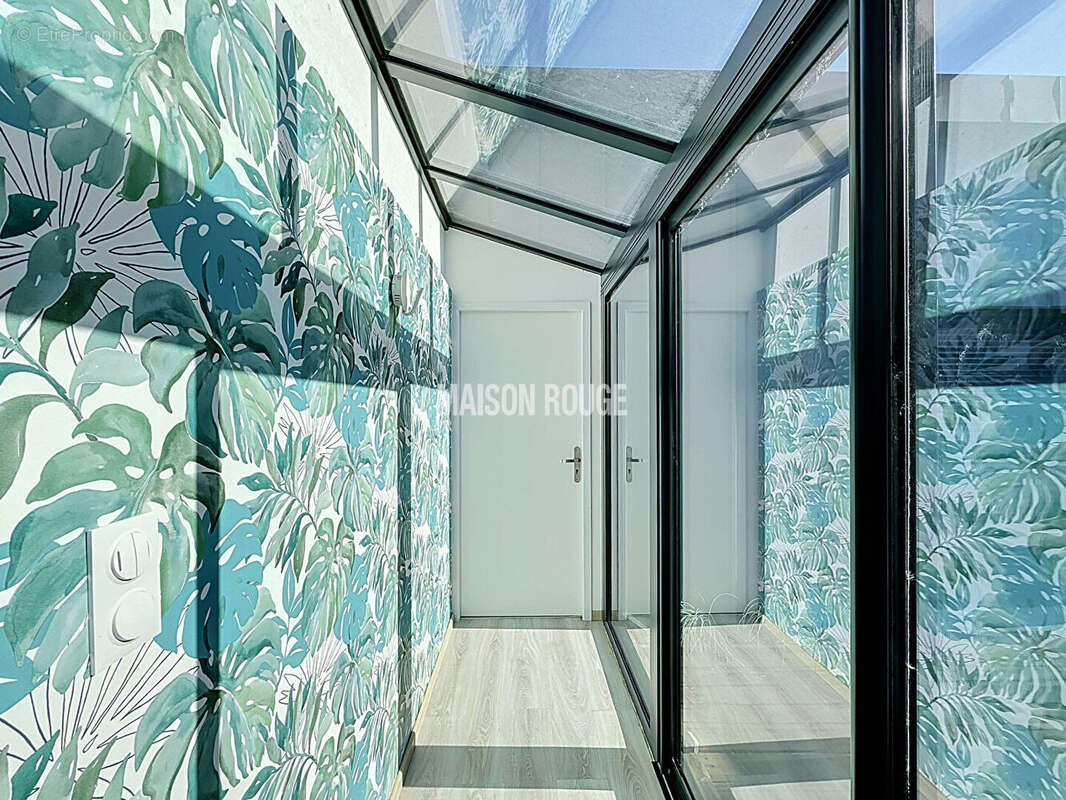 Maison de plain-pied avec quatre chambres et jardin - photo 10