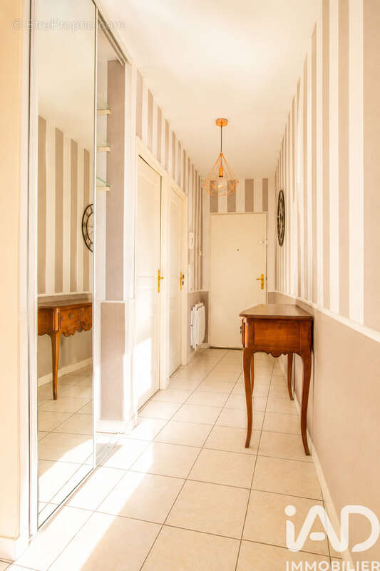 Photo 8 - Appartement à COMPIEGNE