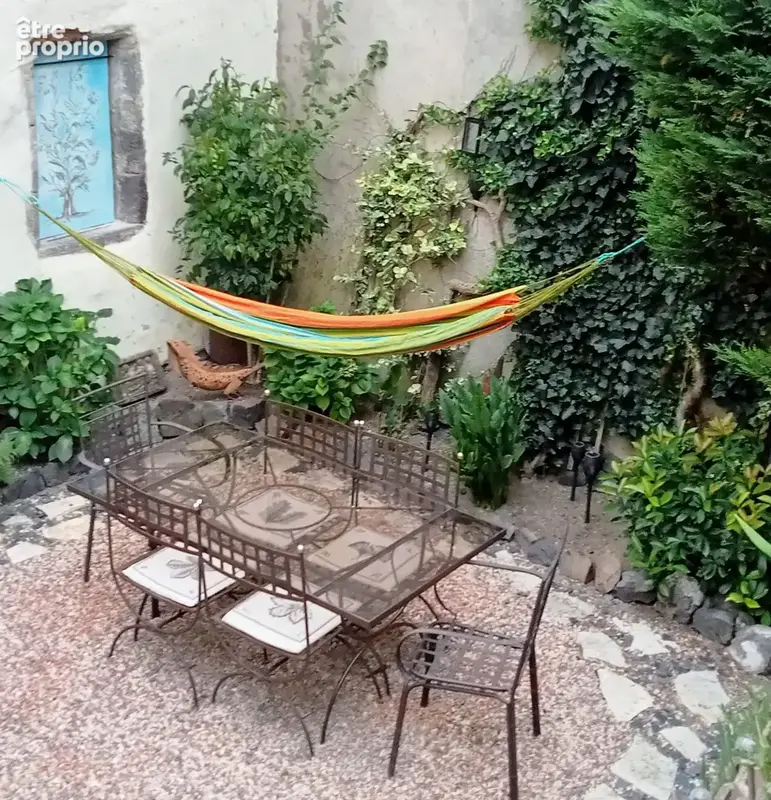 Maison T5 de 105 m² – Cour sans vis-à-vis, Véranda, Terrasse, Garage et dépendance - photo 8
