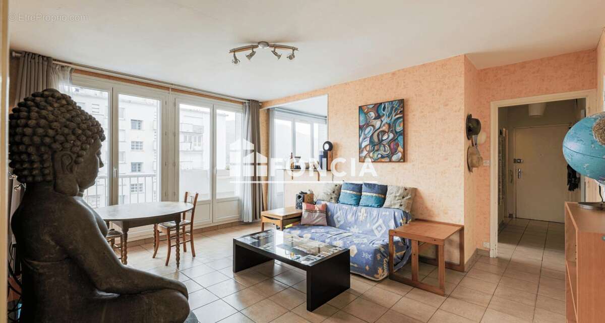 Appartement à SAINT-MARTIN-D'HERES