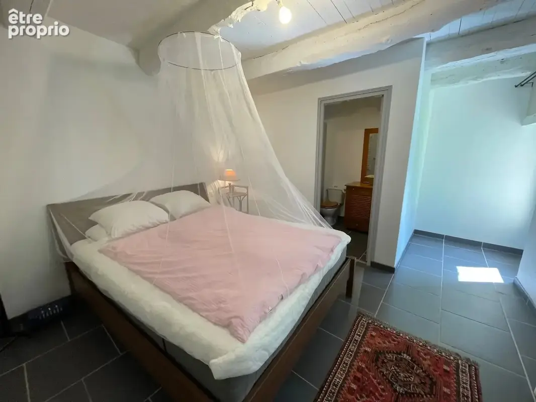 Charmante maison en pierre de 4 chambres avec grange et terrain - photo 10