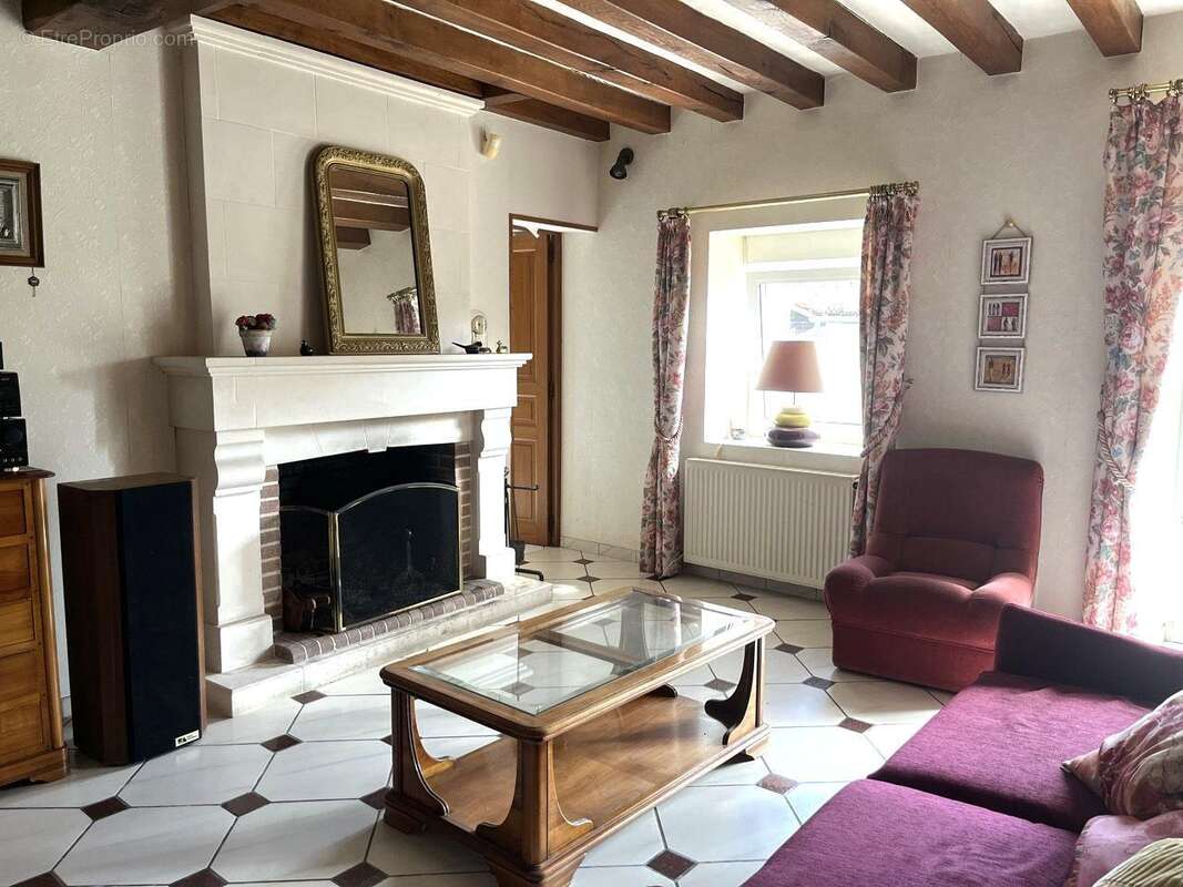 Maison à RILLY-SUR-VIENNE