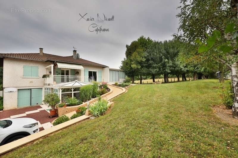 Maison à PONT-DE-VAUX