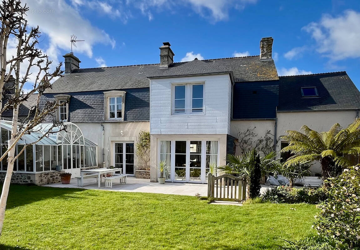 Maison à SAINT-VAAST-LA-HOUGUE