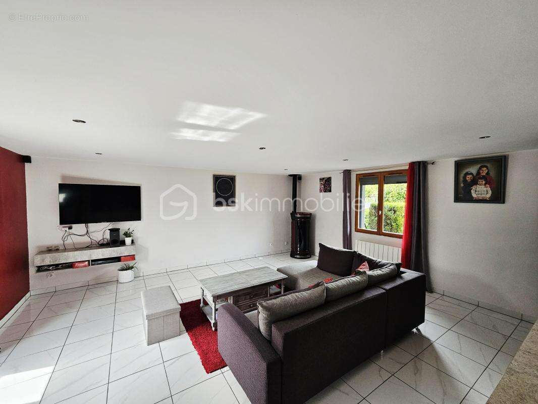 À VENDRE – Maison familiale de plain-pied avec grand terrain – Cournon-d'Auvergne - photo 5