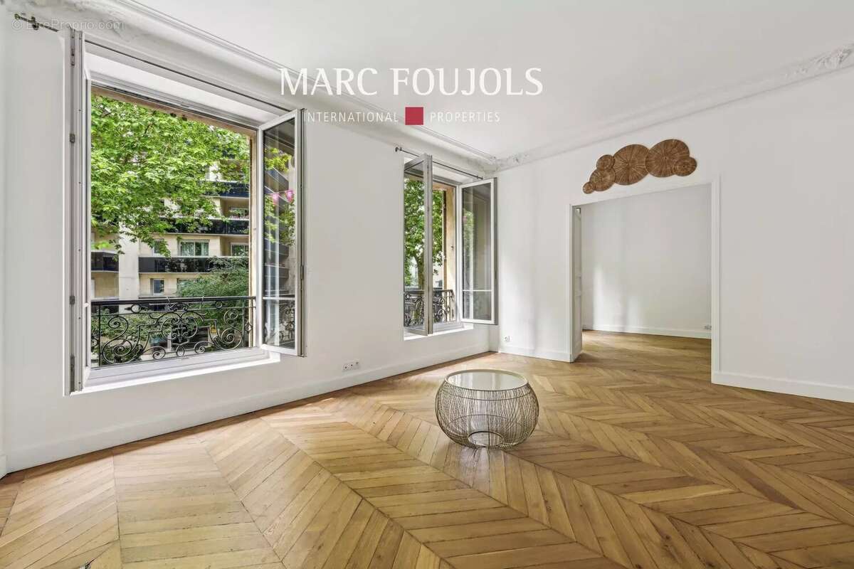 Paris XVI - Auteuil Nord - Appartement 4 pièces en angle rénové - photo 8