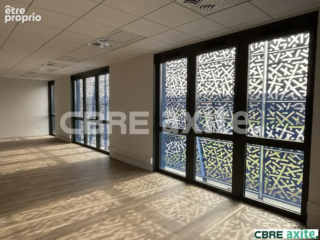 Commerce 168 m² à vendre à Vaulx-Milieu (38090) - photo 3