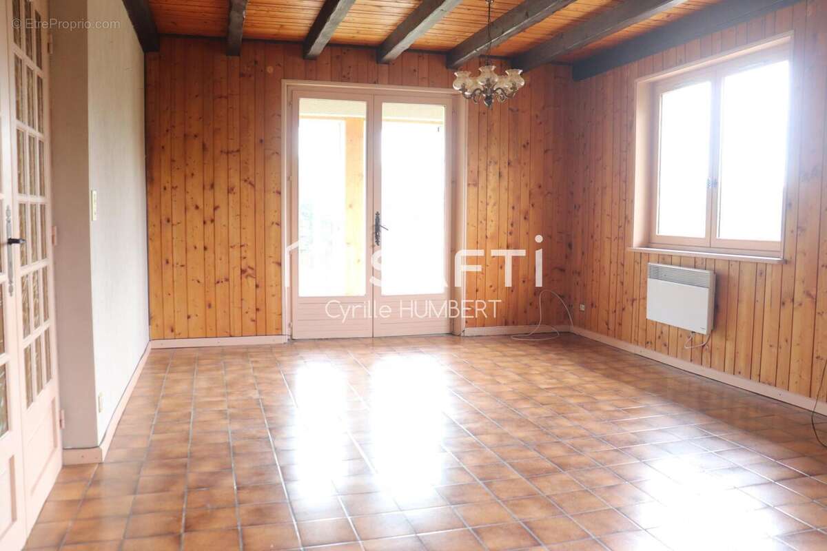 Maison 158 m² à Les Combes  - photo 3