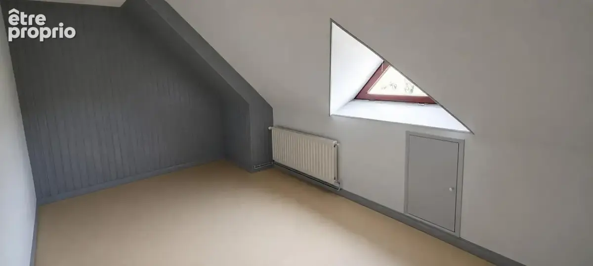 Maison familiale de 5 chambres avec sous-sol complet et terrain arboré - photo 12