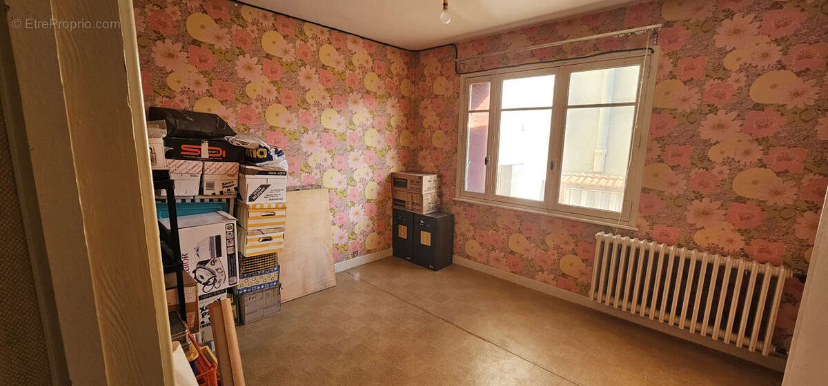 Maison à YSSAC-LA-TOURETTE