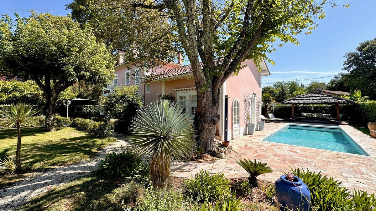 Maison à ROQUEFORT