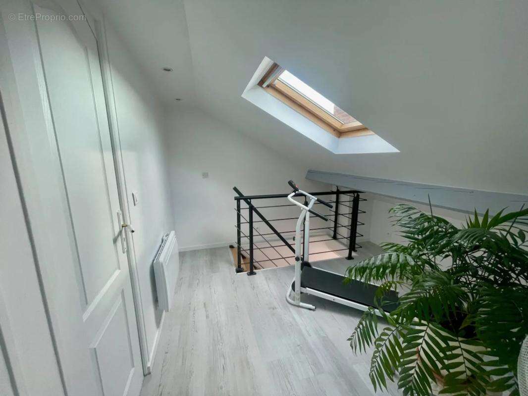 Appartement à SARTROUVILLE