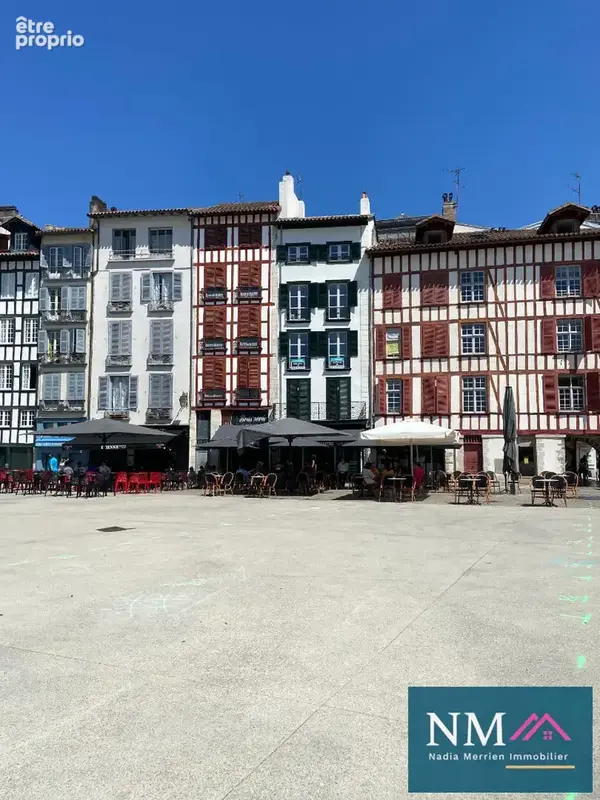 Bayonne - les halles  - t1 de 25 m²  - dernier étage - photo 7
