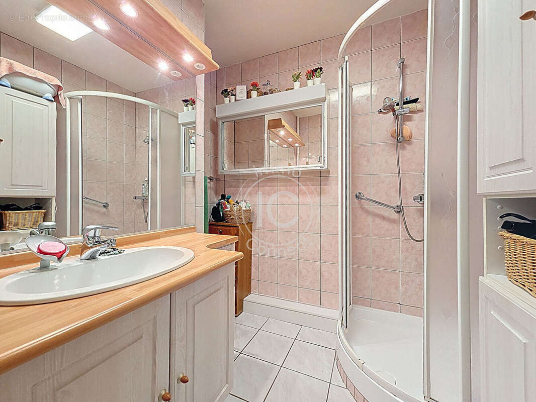 BAISSE DE PRIX - Appartement 76m²  4 pièces + cuisine - Secteur BELLEVUE - photo 8