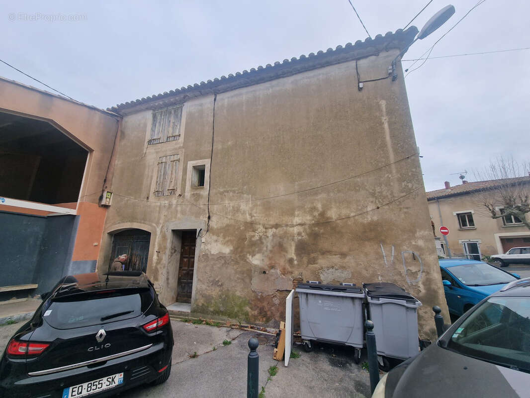 Maison à MOUSSAN