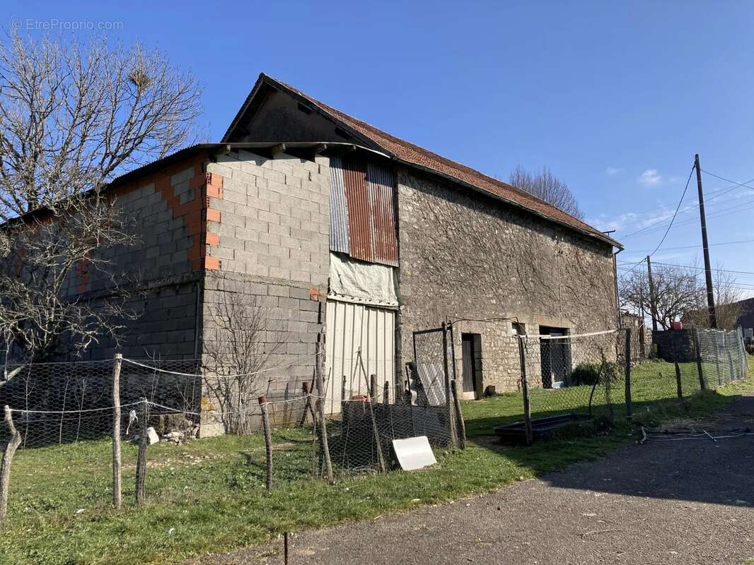 Maison à GINOUILLAC