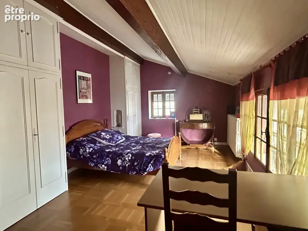 Maison familiale de caractère aux beaux volumes en plein cœur de mions - photo 11